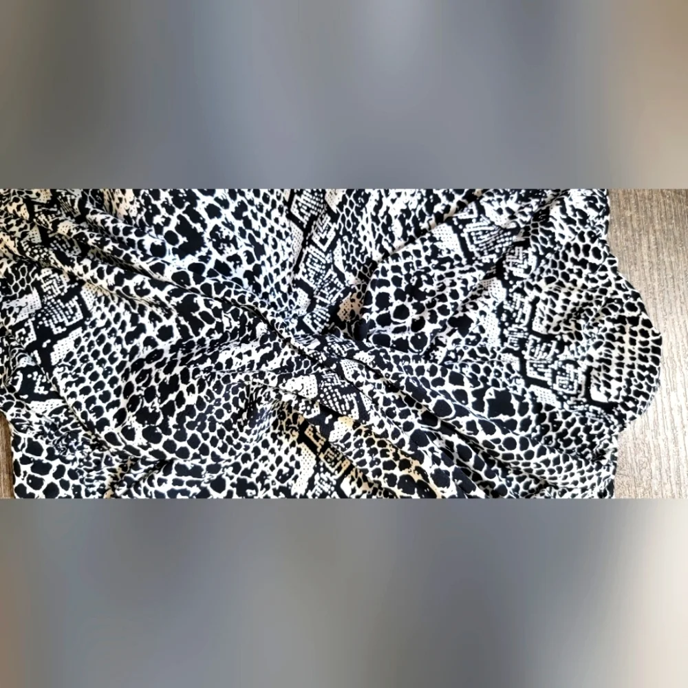 Boston Proper Twist Tummy One-Piece Swimsuit Women's 16 Snake Print Slimming EUC